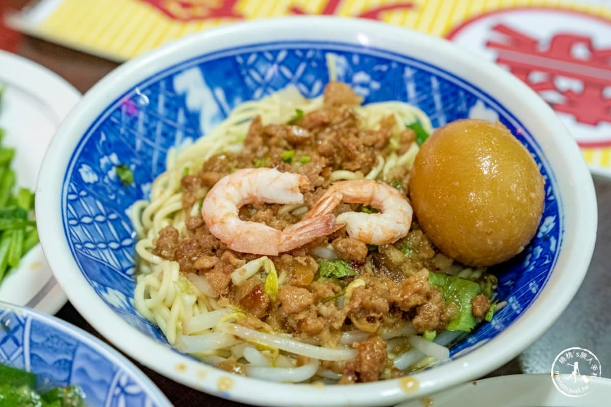 台南最強「擔仔麵」是這家!古早味肉燥湯頭鹹香鮮美,黃金烤魚卵50元爽吃 台南最強「擔仔麵」是這家!古早味肉燥湯頭鹹香鮮美,黃金烤魚卵50元爽吃