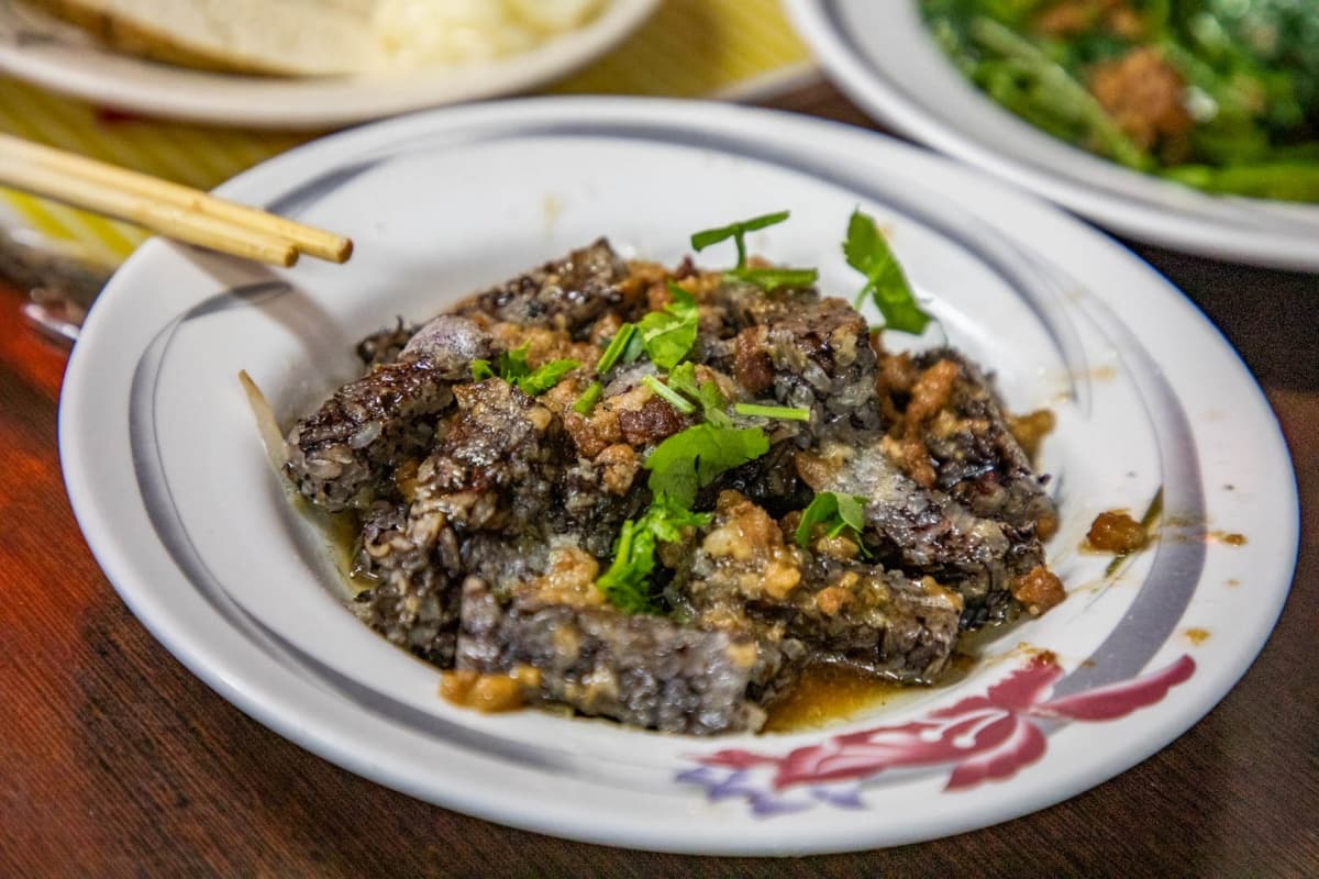 台南最強「擔仔麵」是這家!古早味肉燥湯頭鹹香鮮美,黃金烤魚卵50元爽吃 台南最強「擔仔麵」是這家!古早味肉燥湯頭鹹香鮮美,黃金烤魚卵50元爽吃
