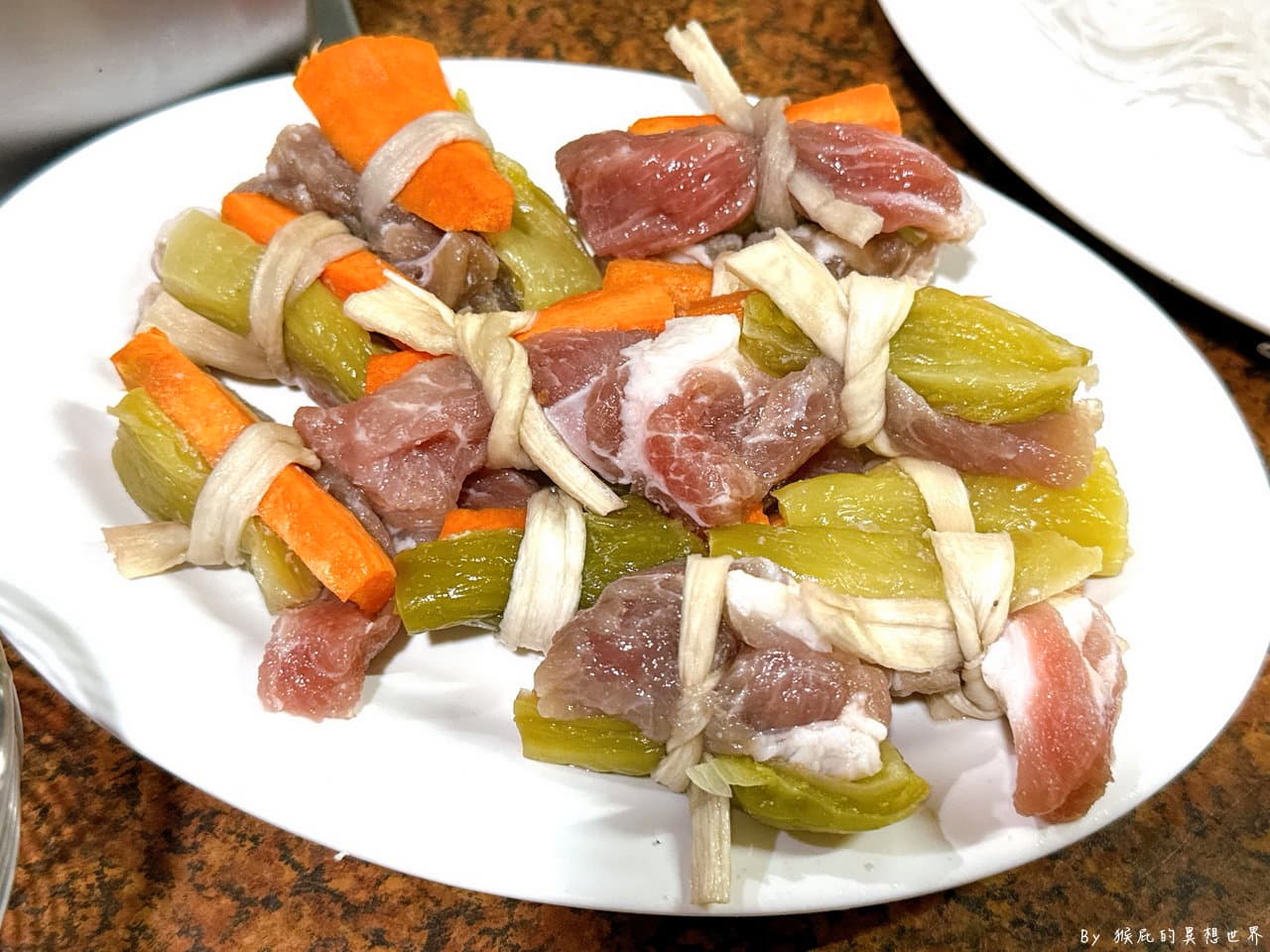 台中三大沙茶火鍋之一!30年老店人氣超夯,宜蘭特色酸菜肉、黃金豆皮都必點 台中三大沙茶火鍋之一!30年老店人氣超夯,宜蘭特色酸菜肉、黃金豆皮都必點
