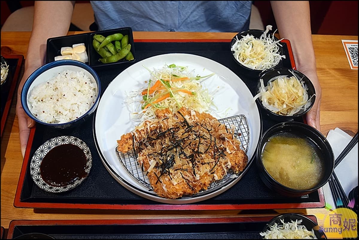 最低279元起!高CP值「平價日料」無限續飯、味噌湯、甜點,爽嗑超浮誇厚切豬排 最低279元起!高CP值「平價日料」無限續飯、味噌湯、甜點,爽嗑超浮誇厚切豬排