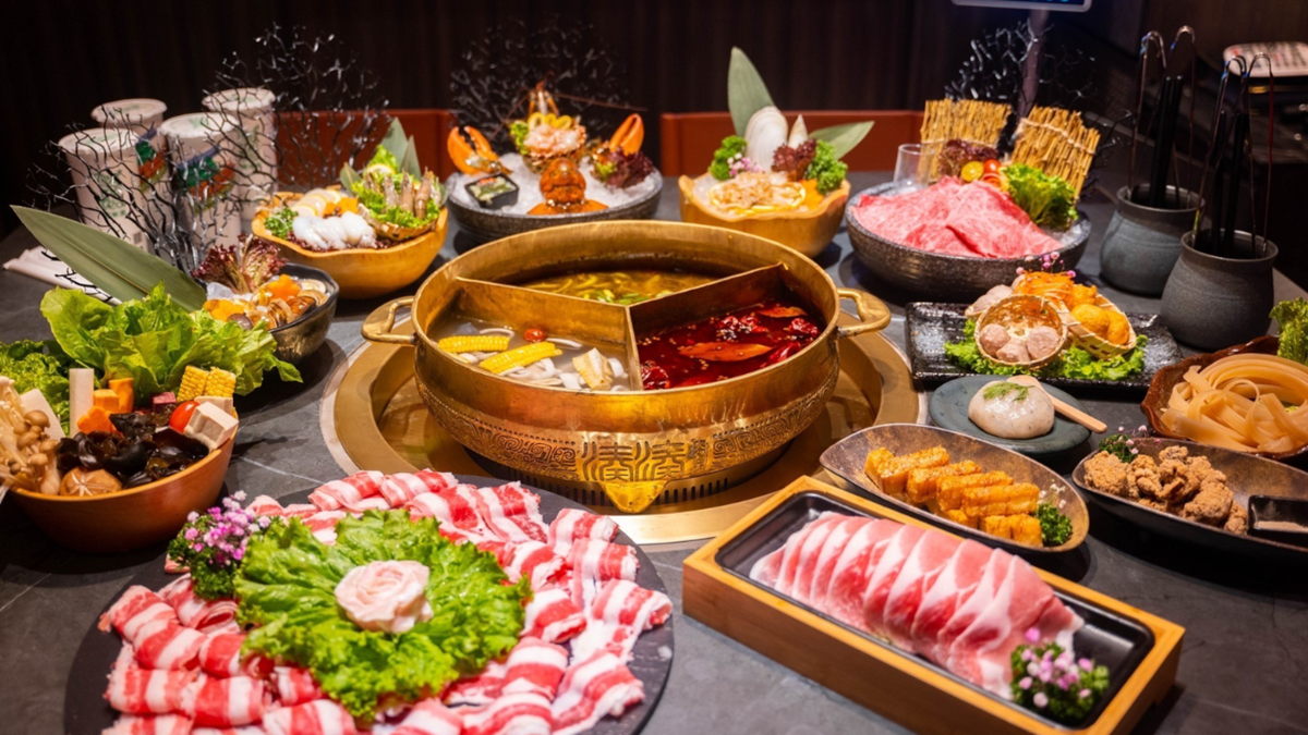 用餐現折500元!浮誇系火鍋全新「櫻花鍋」美到捨不得吃,必點巨無霸牛豚拼盤 用餐現折500元!浮誇系火鍋全新「櫻花鍋」美到捨不得吃,必點巨無霸牛豚拼盤