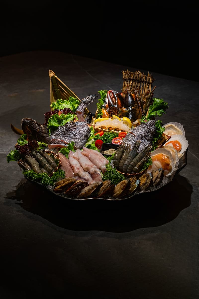 用餐現折500元!浮誇系火鍋全新「櫻花鍋」美到捨不得吃,必點巨無霸牛豚拼盤 用餐現折500元!浮誇系火鍋全新「櫻花鍋」美到捨不得吃,必點巨無霸牛豚拼盤