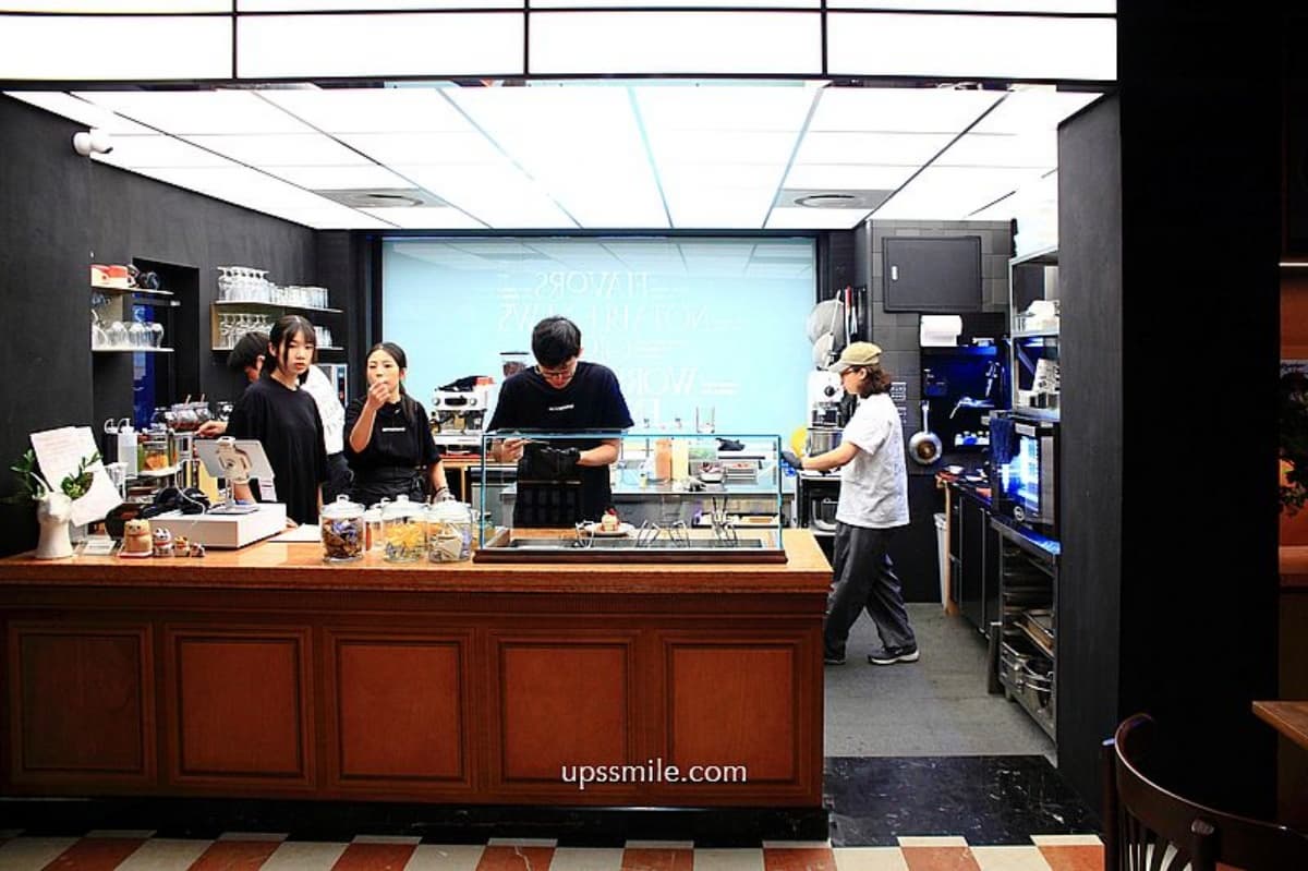 一秒鐘飛歐洲!台中新開幕「歐風書報攤咖啡廳」,招牌必吃偽Gelato蛋糕 一秒鐘飛歐洲!台中新開幕「歐風書報攤咖啡廳」,招牌必吃偽Gelato蛋糕
