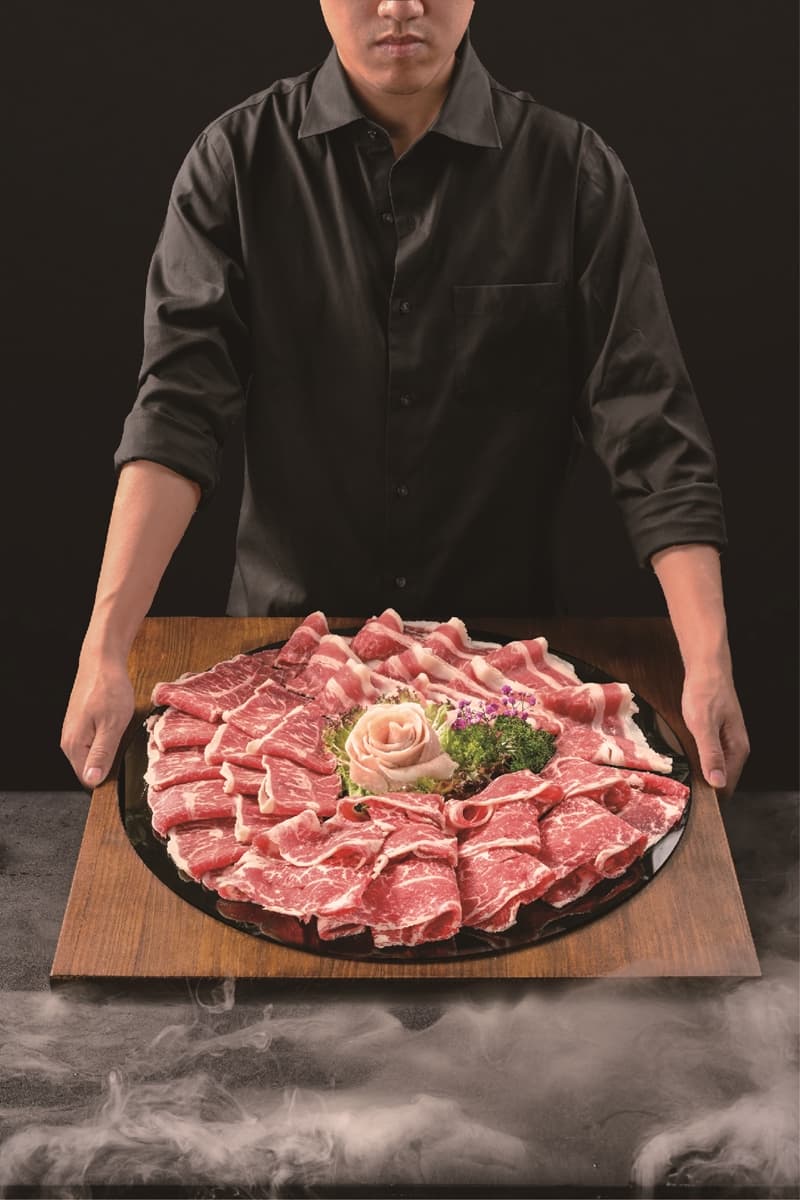 用餐現折500元!浮誇系火鍋全新「櫻花鍋」美到捨不得吃,必點巨無霸牛豚拼盤 用餐現折500元!浮誇系火鍋全新「櫻花鍋」美到捨不得吃,必點巨無霸牛豚拼盤