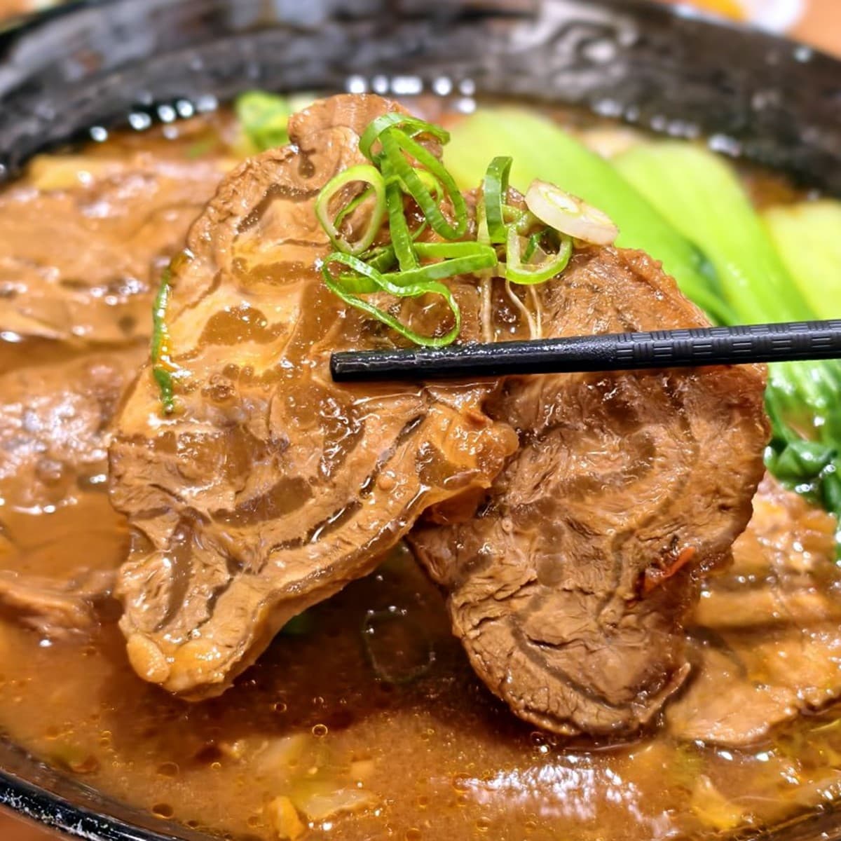 桃園好評大碗公牛肉麵!6種湯底口味可任選,自助吧飲料、冰淇淋無限供應 桃園好評大碗公牛肉麵!6種湯底口味可任選,自助吧飲料、冰淇淋無限供應
