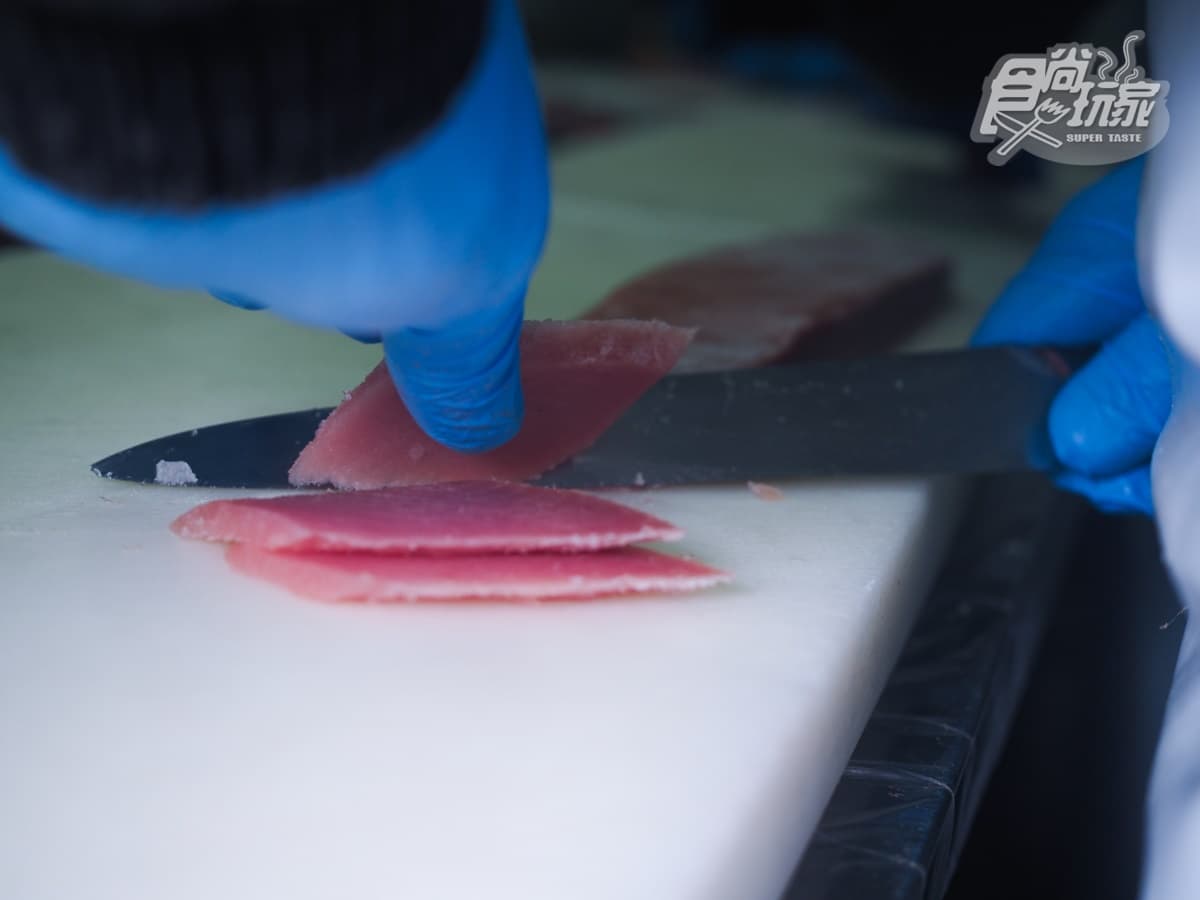 -50℃保鮮有如活魚!鮪魚王者「魚有王」開團:黑鮪生魚片、DIY鮪魚丼飯 -50℃保鮮有如活魚!鮪魚王者「魚有王」開團:黑鮪生魚片、DIY鮪魚丼飯