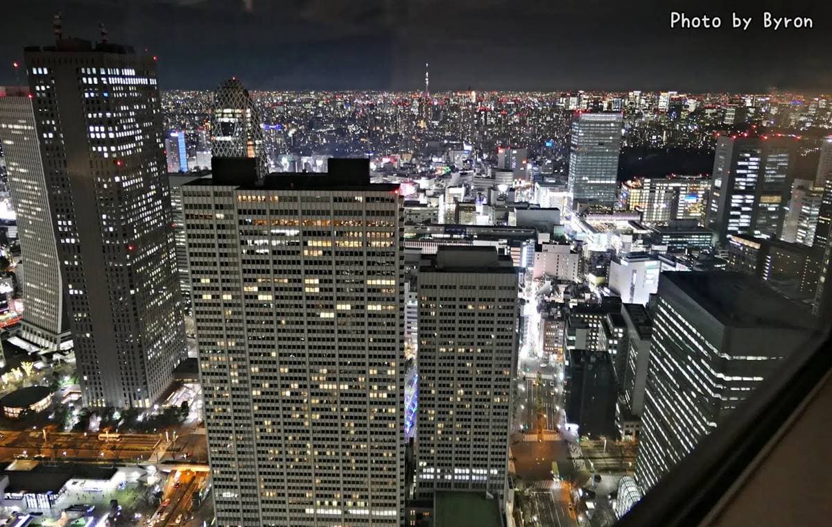 免費賞東京夜景!55秒電梯直達「45樓展望台」,看得到東京鐵塔、代代木大廈 免費賞東京夜景!55秒電梯直達「45樓展望台」,看得到東京鐵塔、代代木大廈