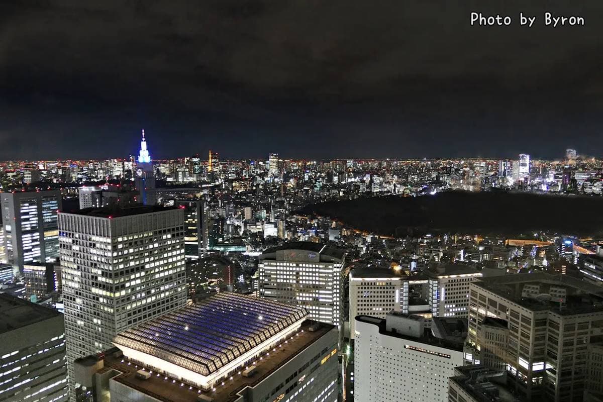 免費賞東京夜景!55秒電梯直達「45樓展望台」,看得到東京鐵塔、代代木大廈 免費賞東京夜景!55秒電梯直達「45樓展望台」,看得到東京鐵塔、代代木大廈
