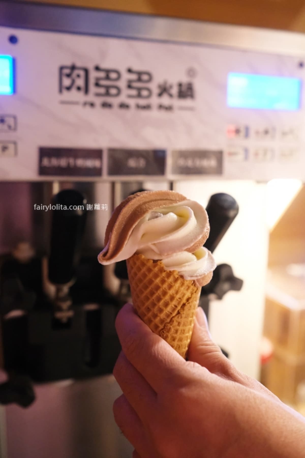 吃到飽只要268元!淡水河畔火鍋+70種食材吃到飽,訂位說通關密語送白蝦 吃到飽只要268元!淡水河畔火鍋+70種食材吃到飽,訂位說通關密語送白蝦