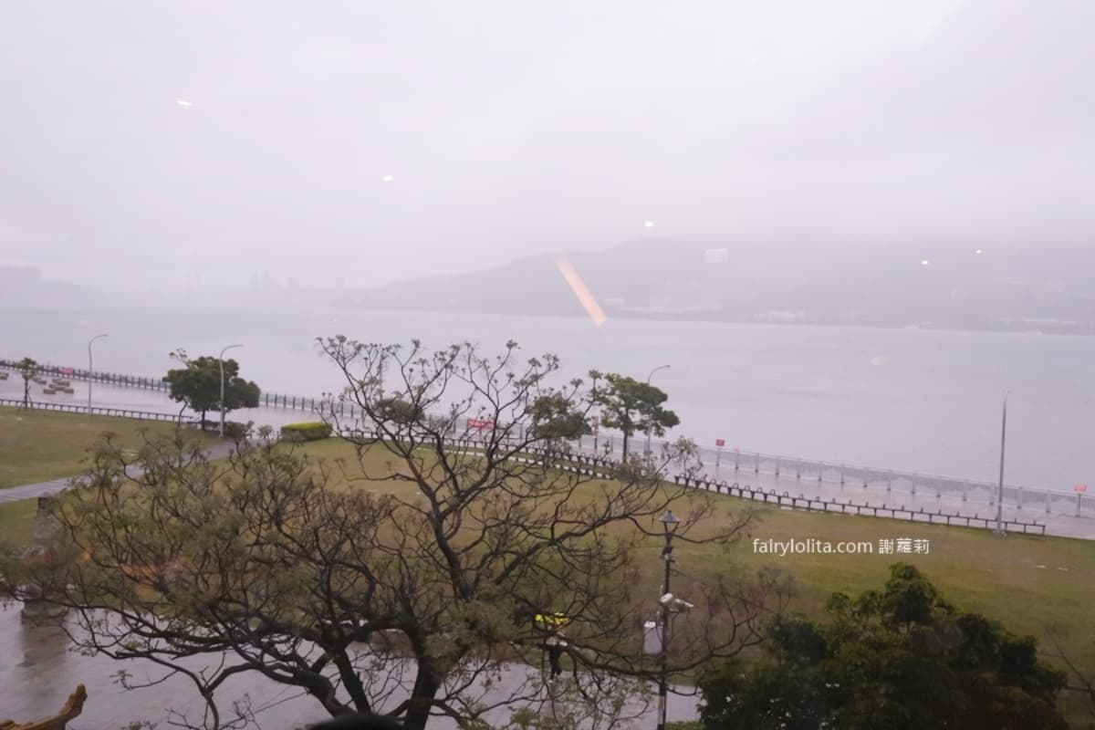 吃到飽只要268元!淡水河畔火鍋+70種食材吃到飽,訂位說通關密語送白蝦 吃到飽只要268元!淡水河畔火鍋+70種食材吃到飽,訂位說通關密語送白蝦