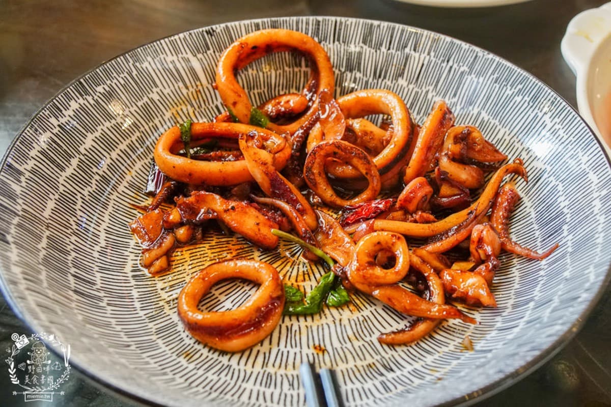 高雄唯一「台菜料理吃到飽」!549元起爽吃近50道菜,母親節、家族聚餐首選 高雄唯一「台菜料理吃到飽」!549元起爽吃近50道菜,母親節、家族聚餐首選