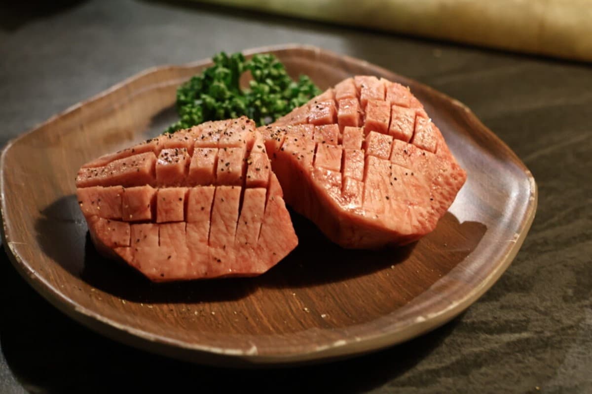 台中燒肉「厚切牛舌」強者!雙人套餐爽嗑6種肉、3種海鮮,壽星免費送肉盤 台中燒肉「厚切牛舌」強者!雙人套餐爽嗑6種肉、3種海鮮,壽星免費送肉盤