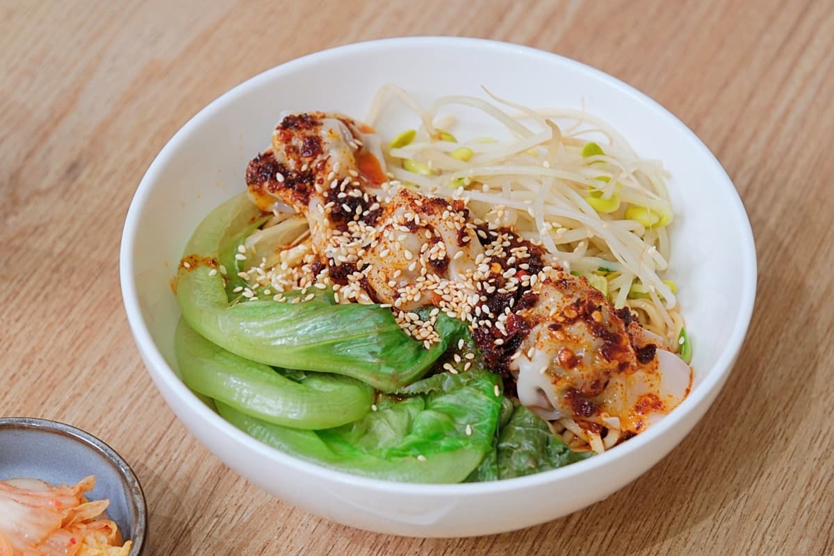 點餐享椰湯拉麵半價!高CP蔬食店推「臭豆腐水餃」,再送自助吧吃到飽 點餐享椰湯拉麵半價!高CP蔬食店推「臭豆腐水餃」,再送自助吧吃到飽