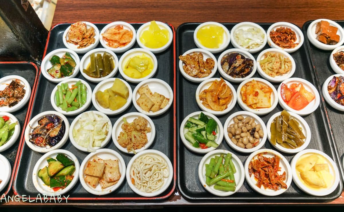 30款小菜吃到飽!在地人大推「韓式料理」260元開吃,大分量銅盤烤肉超浮誇 30款小菜吃到飽!在地人大推「韓式料理」260元開吃,大分量銅盤烤肉超浮誇