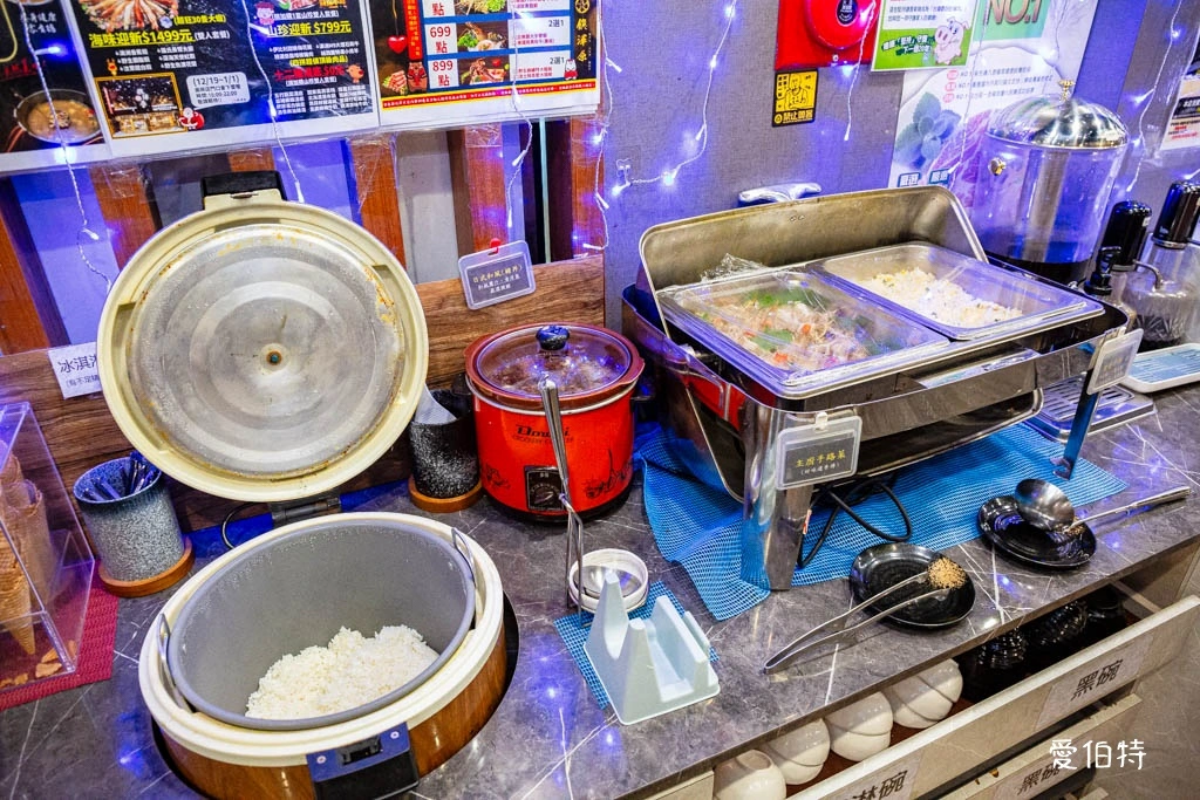 桃園火鍋299起吃到飽!超浮誇海鮮盤、自助吧無限供應,連剝蝦都有專人代勞 桃園火鍋299起吃到飽!超浮誇海鮮盤、自助吧無限供應,連剝蝦都有專人代勞