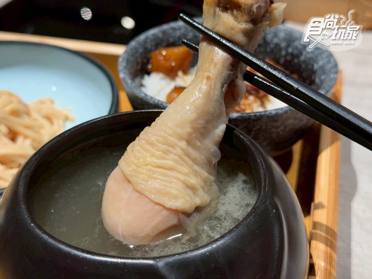 新開幕通通6折!全台第1家「高級小吃店」插旗桃園,最低45元起開吃主食 新開幕通通6折!全台第1家「高級小吃店」插旗桃園,最低45元起開吃主食