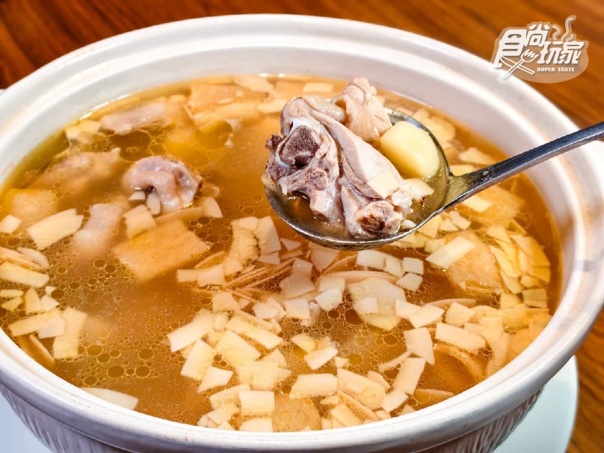 台北必吃私廚!新菜單乾隆白菜、手掌大龍鱈超有哏,還有超狂椰汁雞湯 台北必吃私廚!新菜單乾隆白菜、手掌大龍鱈超有哏,還有超狂椰汁雞湯