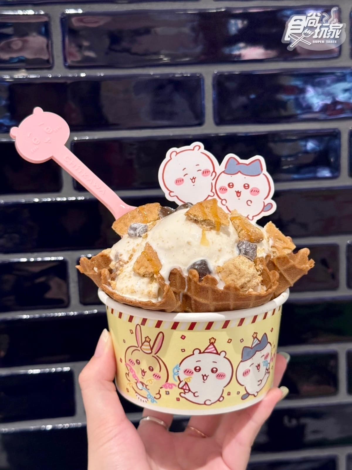 「吉伊冰淇淋」吃起來!Q爆紙杯、湯匙、插卡一次擁有,加購3小隻角色徽章 「吉伊冰淇淋」吃起來!Q爆紙杯、湯匙、插卡一次擁有,加購3小隻角色徽章