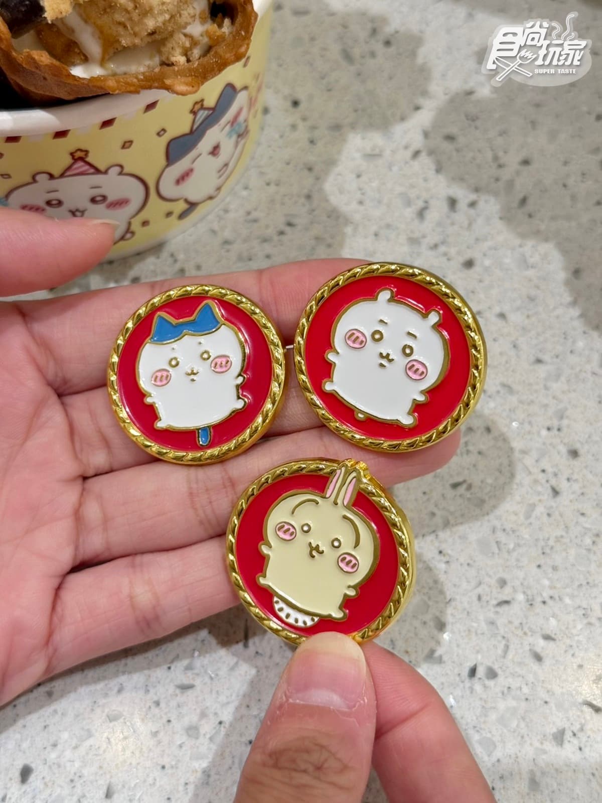 「吉伊冰淇淋」吃起來!Q爆紙杯、湯匙、插卡一次擁有,加購3小隻角色徽章 「吉伊冰淇淋」吃起來!Q爆紙杯、湯匙、插卡一次擁有,加購3小隻角色徽章