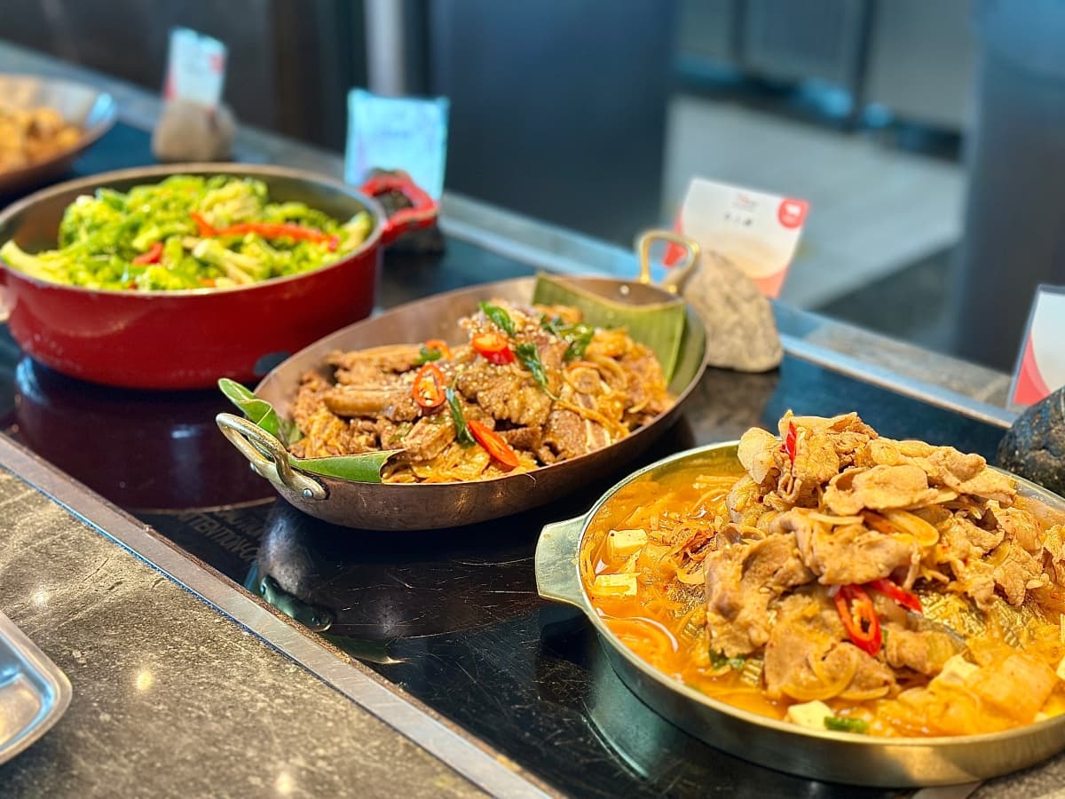 壽星6折吃到飽!「新北最高景觀Buffet」推全新菜色,鮮蚵、部隊鍋無限嗑 壽星6折吃到飽!「新北最高景觀Buffet」推全新菜色,鮮蚵、部隊鍋無限嗑
