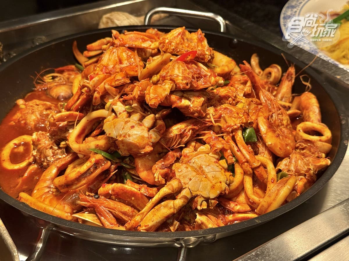 4人同行1人免費!超過30道韓式料理吃到飽,爽嗑韓式烤肉、螃蟹海鮮無限夾 4人同行1人免費!超過30道韓式料理吃到飽,爽嗑韓式烤肉、螃蟹海鮮無限夾