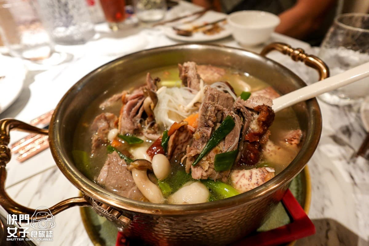 台北銷魂片皮鴨+1!烤鴨多吃7種料理任你選,甜點再嘗桌邊現沖木桶豆花 台北銷魂片皮鴨+1!烤鴨多吃7種料理任你選,甜點再嘗桌邊現沖木桶豆花