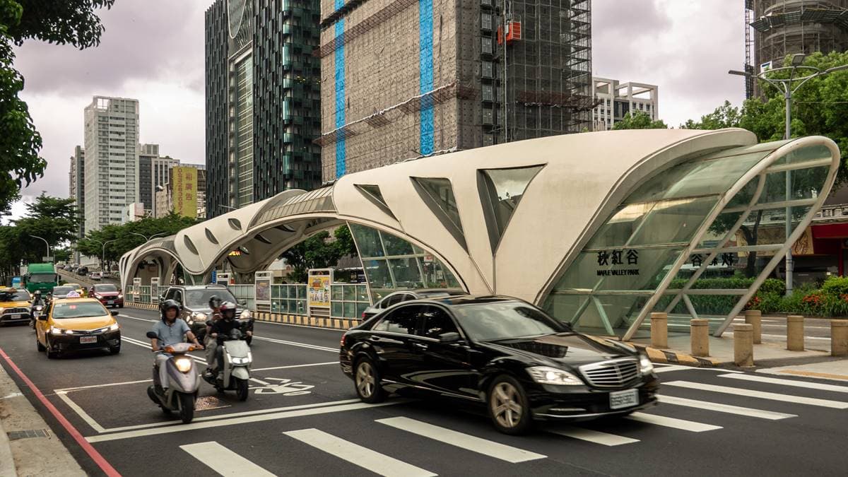 黃線臨停時間多久?人一定要在車上嗎?紅黃線停車規定一覽:做錯開罰1200元 黃線臨停時間多久?人一定要在車上嗎?紅黃線停車規定一覽:做錯開罰1200元
