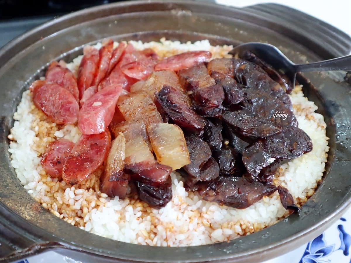 讓人魂縈夢牽的煲仔飯?預訂才吃得到!這間港式菜館,吸引饕客回訪超過100次 新華港式菜館推薦必點2:臘味煲飯