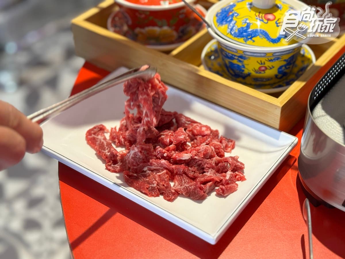 全新「港式雞煲鍋」插旗東區!7款必嗑龍蝦雞煲、沙嗲鴛鴦鍋,500元起開吃 全新「港式雞煲鍋」插旗東區!7款必嗑龍蝦雞煲、沙嗲鴛鴦鍋,500元起開吃