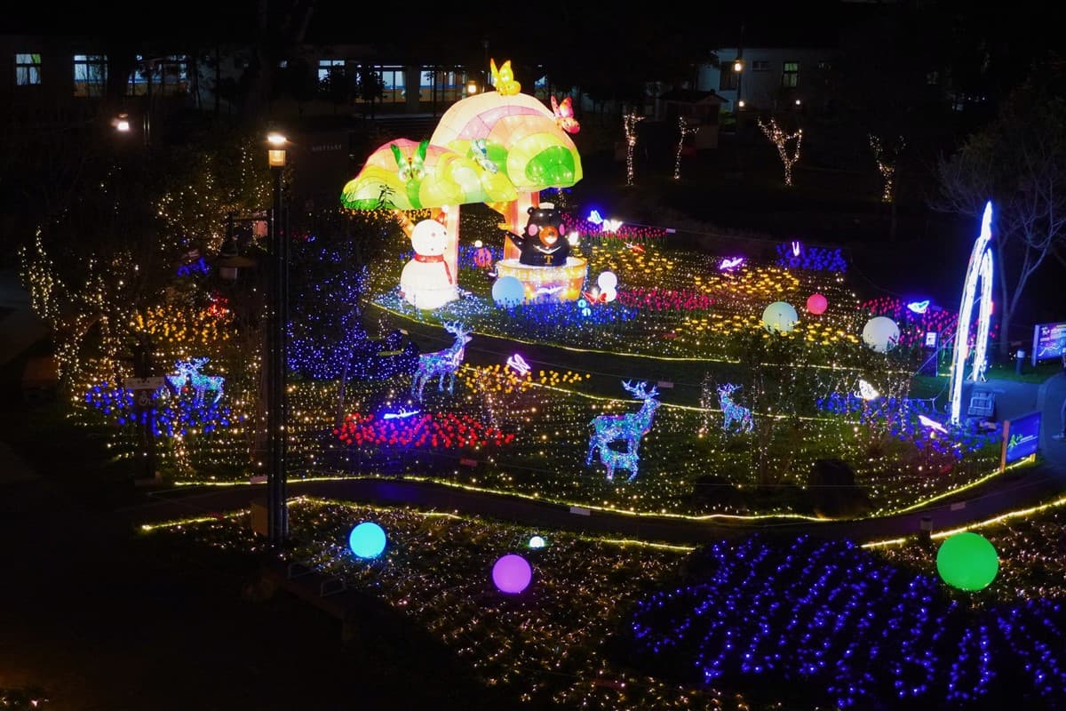 全台海拔最高聖誕樹「這天」點燈!2025山谷燈光節開跑,美拍雲端上的祕境 全台海拔最高聖誕樹「這天」點燈!2025山谷燈光節開跑,美拍雲端上的祕境
