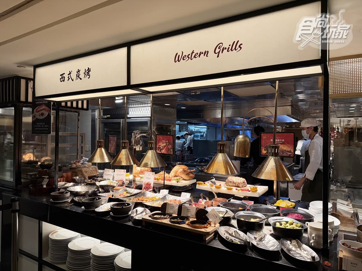 吃到飽4人同行1人免費!飯店變身巧克力冒險工廠,40呎聖誕樹璀璨點燈 吃到飽4人同行1人免費!飯店變身巧克力冒險工廠,40呎聖誕樹璀璨點燈