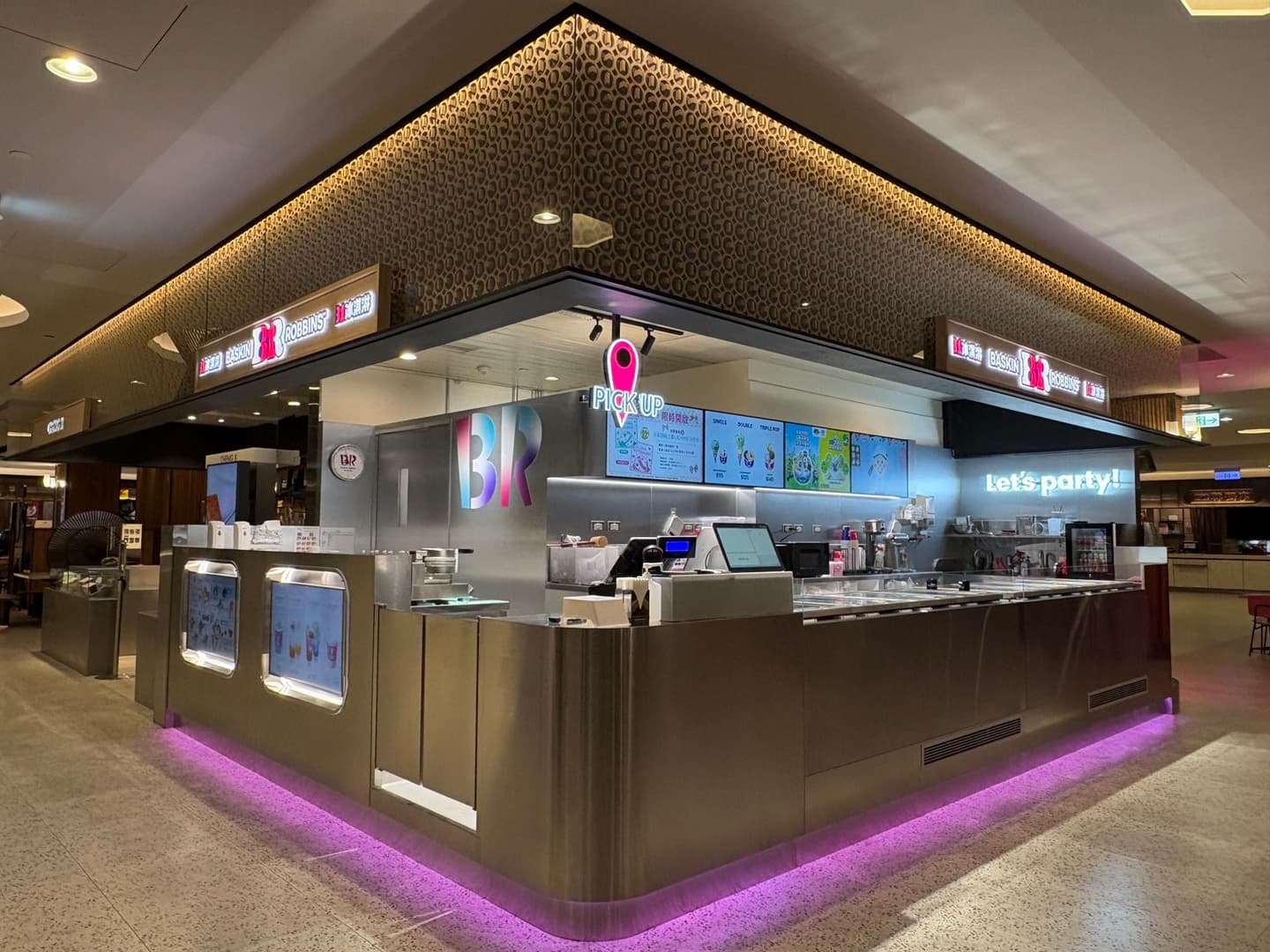 免費升級「冰淇淋可麗餅」!31冰淇淋台北101新店型:可麗餅甜點、獨家氣泡飲 免費升級「冰淇淋可麗餅」!31冰淇淋台北101新店型:可麗餅甜點、獨家氣泡飲