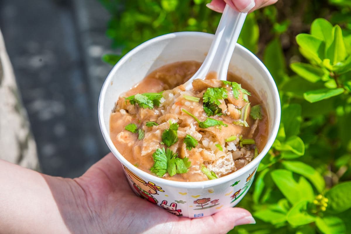 羅東超神祕「無名油飯」!鋪滿油豆腐+甜辣醬太銷魂,在地人求低調:別再報 羅東超神祕「無名油飯」!鋪滿油豆腐+甜辣醬太銷魂,在地人求低調:別再報