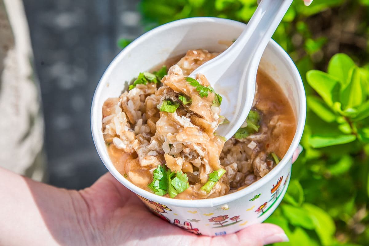 羅東超神祕「無名油飯」!鋪滿油豆腐+甜辣醬太銷魂,在地人求低調:別再報 羅東超神祕「無名油飯」!鋪滿油豆腐+甜辣醬太銷魂,在地人求低調:別再報