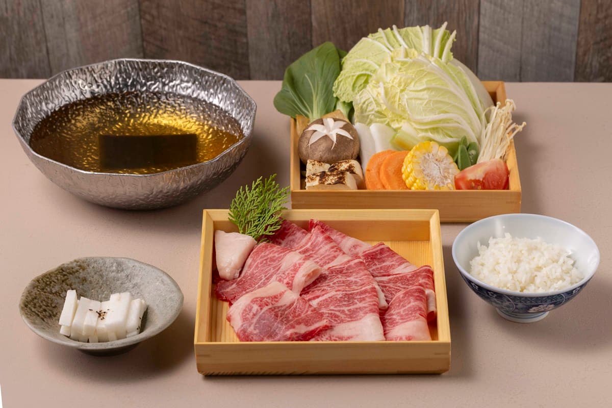 台中最新「日式壽喜燒」開幕!580元爽嗑和牛+棉花糖鍋,免費送Q嫩松阪豬 台中最新「日式壽喜燒」開幕!580元爽嗑和牛+棉花糖鍋,免費送Q嫩松阪豬