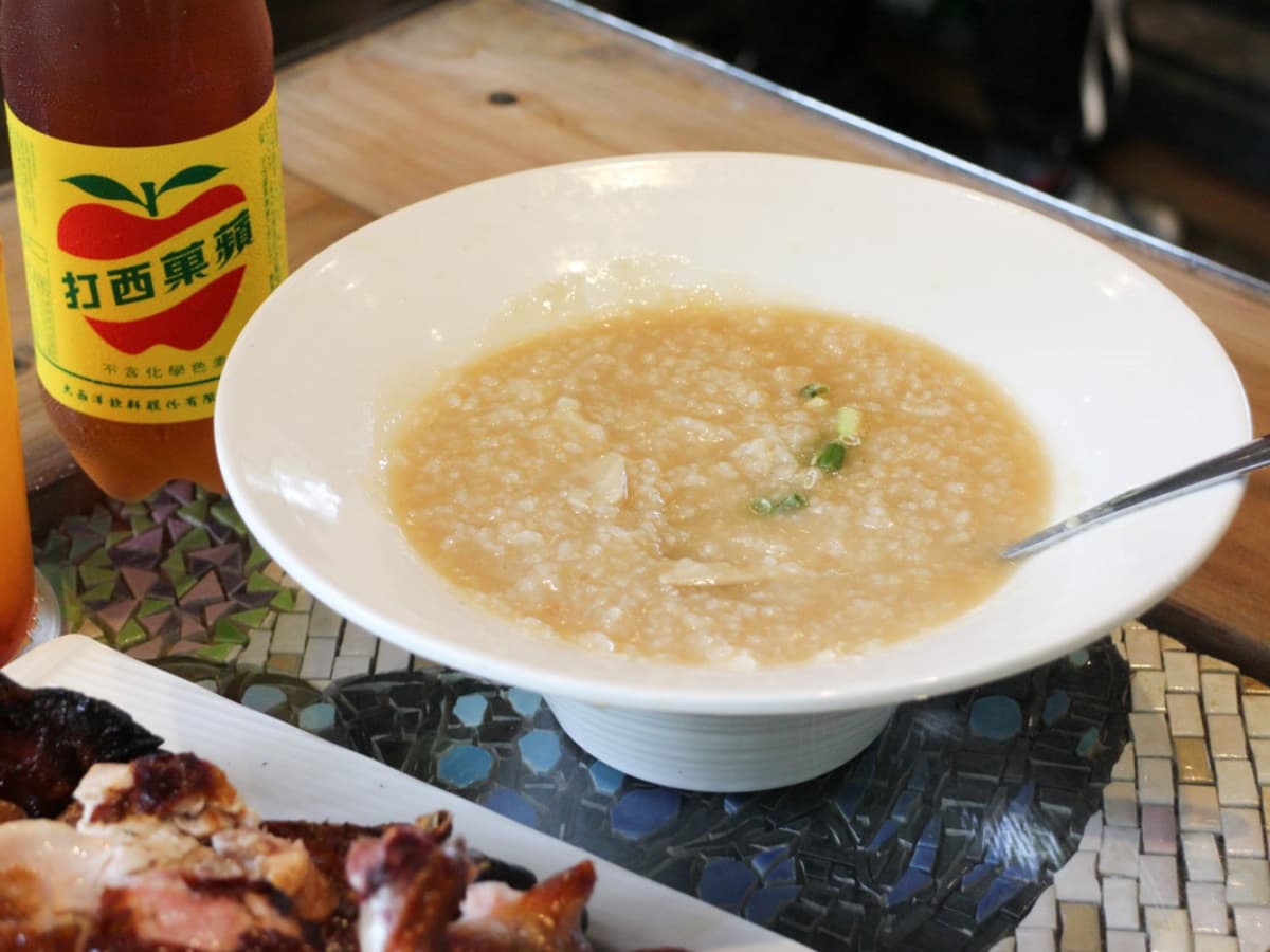 巨型茶壺雞太吸睛!白河關子嶺8間甕仔雞:地瓜、雞油飯吃到飽,還可泡泥漿湯屋 巨型茶壺雞太吸睛!白河關子嶺8間甕仔雞:地瓜、雞油飯吃到飽,還可泡泥漿湯屋