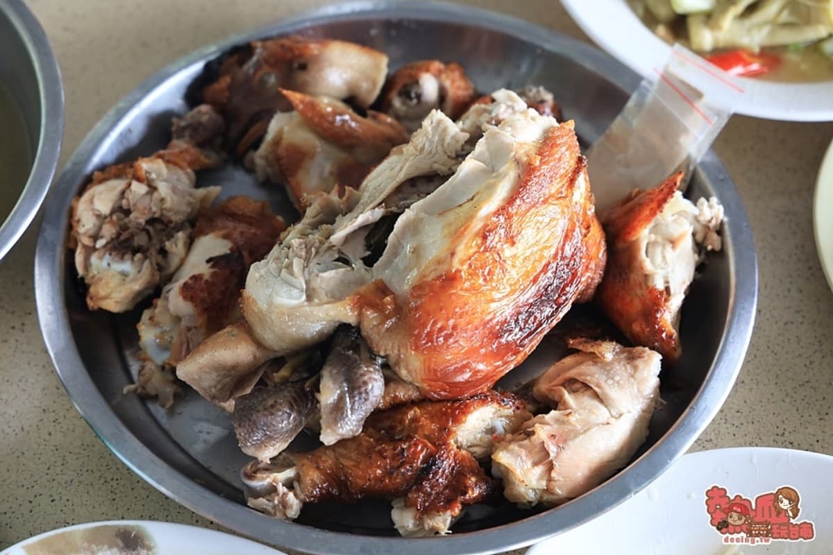巨型茶壺雞太吸睛!白河關子嶺8間甕仔雞:地瓜、雞油飯吃到飽,還可泡泥漿湯屋 巨型茶壺雞太吸睛!白河關子嶺8間甕仔雞:地瓜、雞油飯吃到飽,還可泡泥漿湯屋