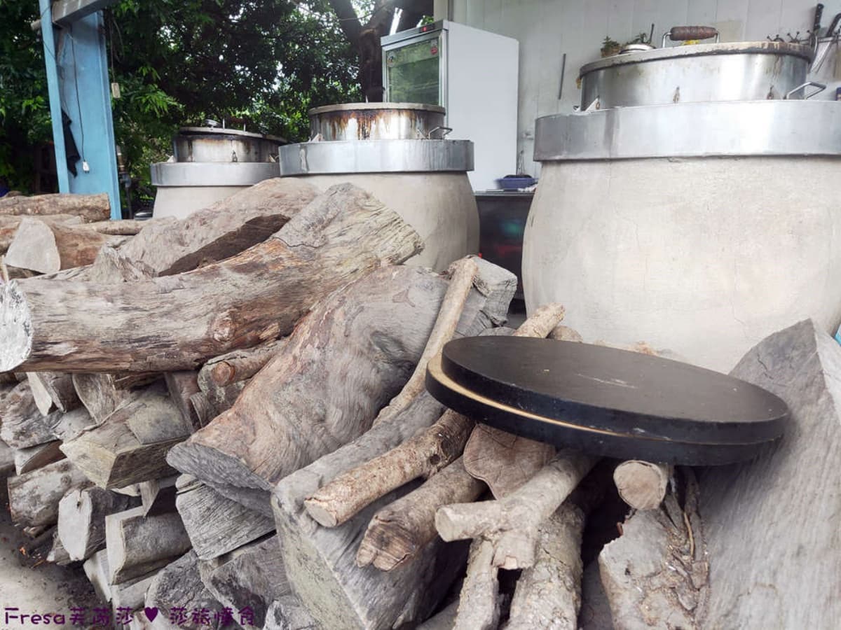 巨型茶壺雞太吸睛!白河關子嶺8間甕仔雞:地瓜、雞油飯吃到飽,還可泡泥漿湯屋 巨型茶壺雞太吸睛!白河關子嶺8間甕仔雞:地瓜、雞油飯吃到飽,還可泡泥漿湯屋
