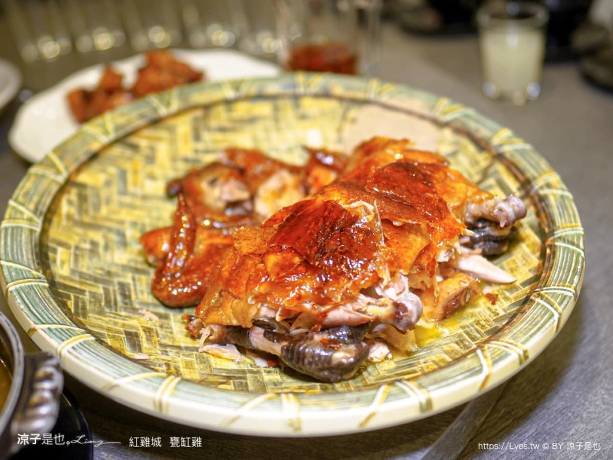 巨型茶壺雞太吸睛!白河關子嶺8間甕仔雞:地瓜、雞油飯吃到飽,還可泡泥漿湯屋 巨型茶壺雞太吸睛!白河關子嶺8間甕仔雞:地瓜、雞油飯吃到飽,還可泡泥漿湯屋