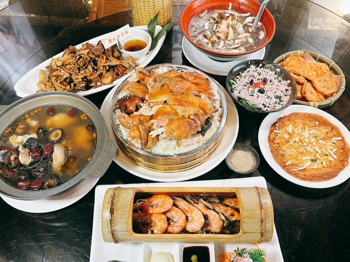 巨型茶壺雞太吸睛!白河關子嶺8間甕仔雞:地瓜、雞油飯吃到飽,還可泡泥漿湯屋 巨型茶壺雞太吸睛!白河關子嶺8間甕仔雞:地瓜、雞油飯吃到飽,還可泡泥漿湯屋