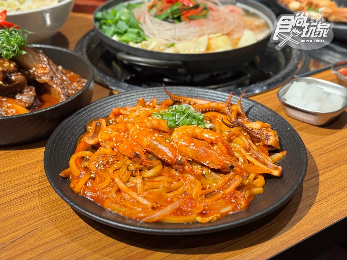 450元韓式小菜吃到飽!高CP值「韓式料理」必嗑燉牛骨,免費DIY鑰匙圈 450元韓式小菜吃到飽!高CP值「韓式料理」必嗑燉牛骨,免費DIY鑰匙圈