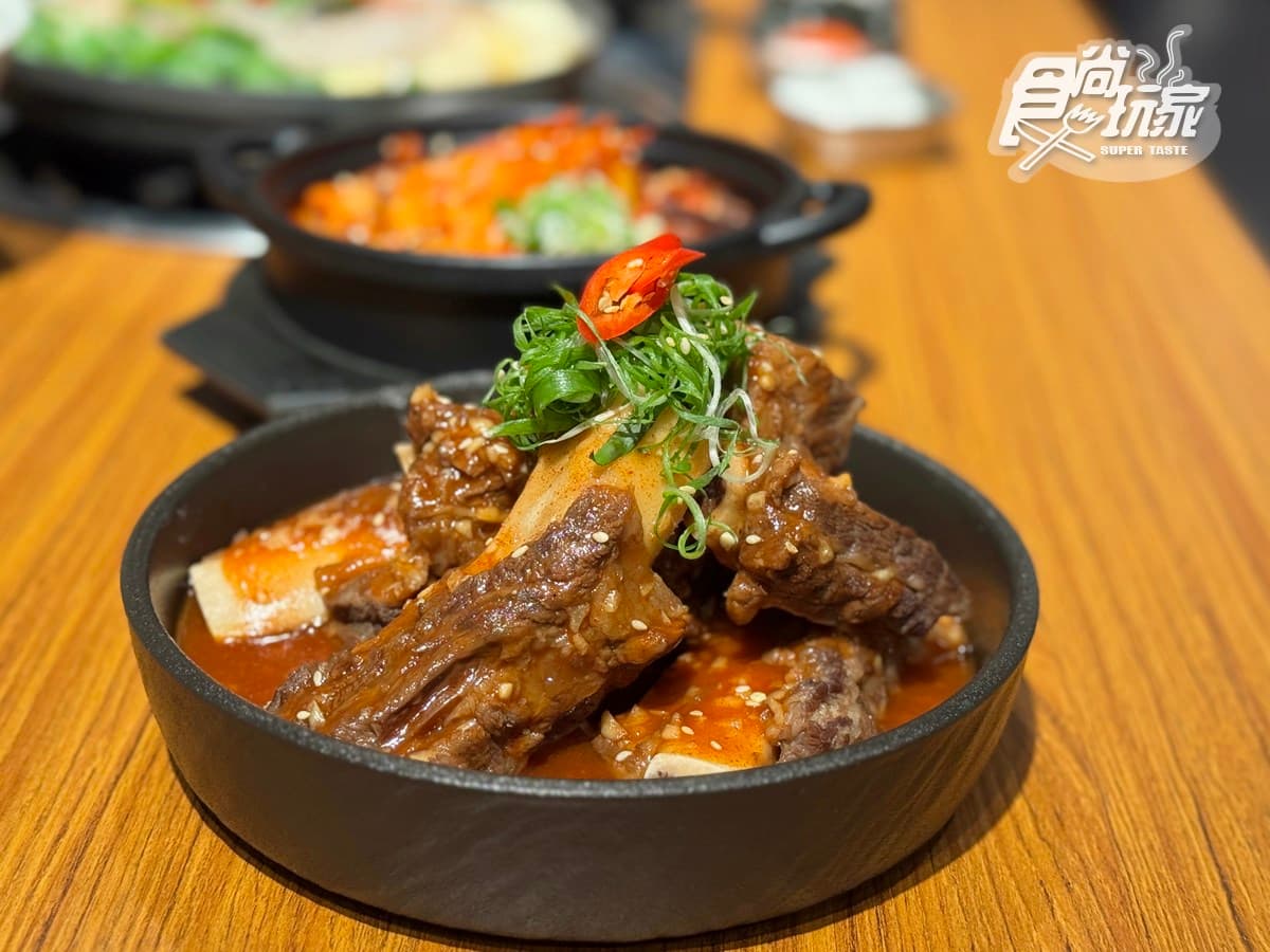450元韓式小菜吃到飽!高CP值「韓式料理」必嗑燉牛骨,免費DIY鑰匙圈 450元韓式小菜吃到飽!高CP值「韓式料理」必嗑燉牛骨,免費DIY鑰匙圈