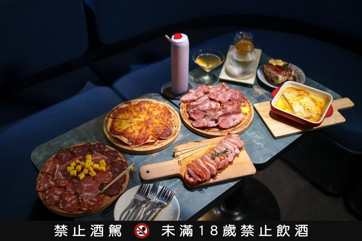滿500送450!台北最狂酒吧300款琴酒任選,神人級必挑戰「巨大版長島冰茶」 滿500送450!台北最狂酒吧300款琴酒任選,神人級必挑戰「巨大版長島冰茶」