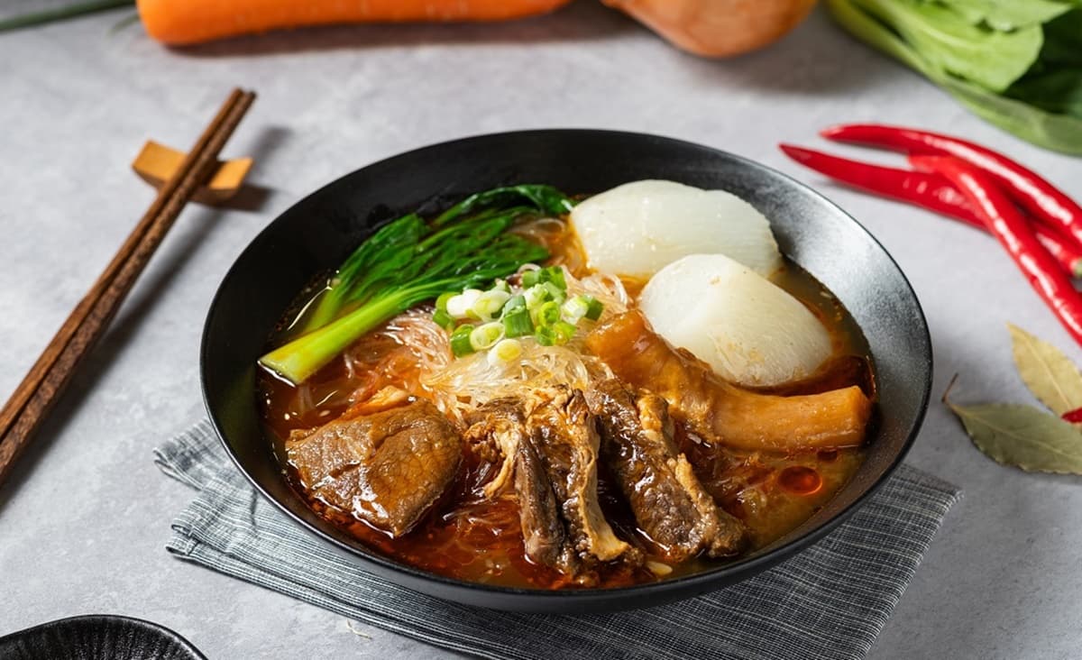 連鎖牛肉麵「三商巧福」漲價了!19款最多貴10元,原汁牛肉麵、排骨飯都漲 連鎖牛肉麵「三商巧福」漲價了!19款最多貴10元,原汁牛肉麵、排骨飯都漲