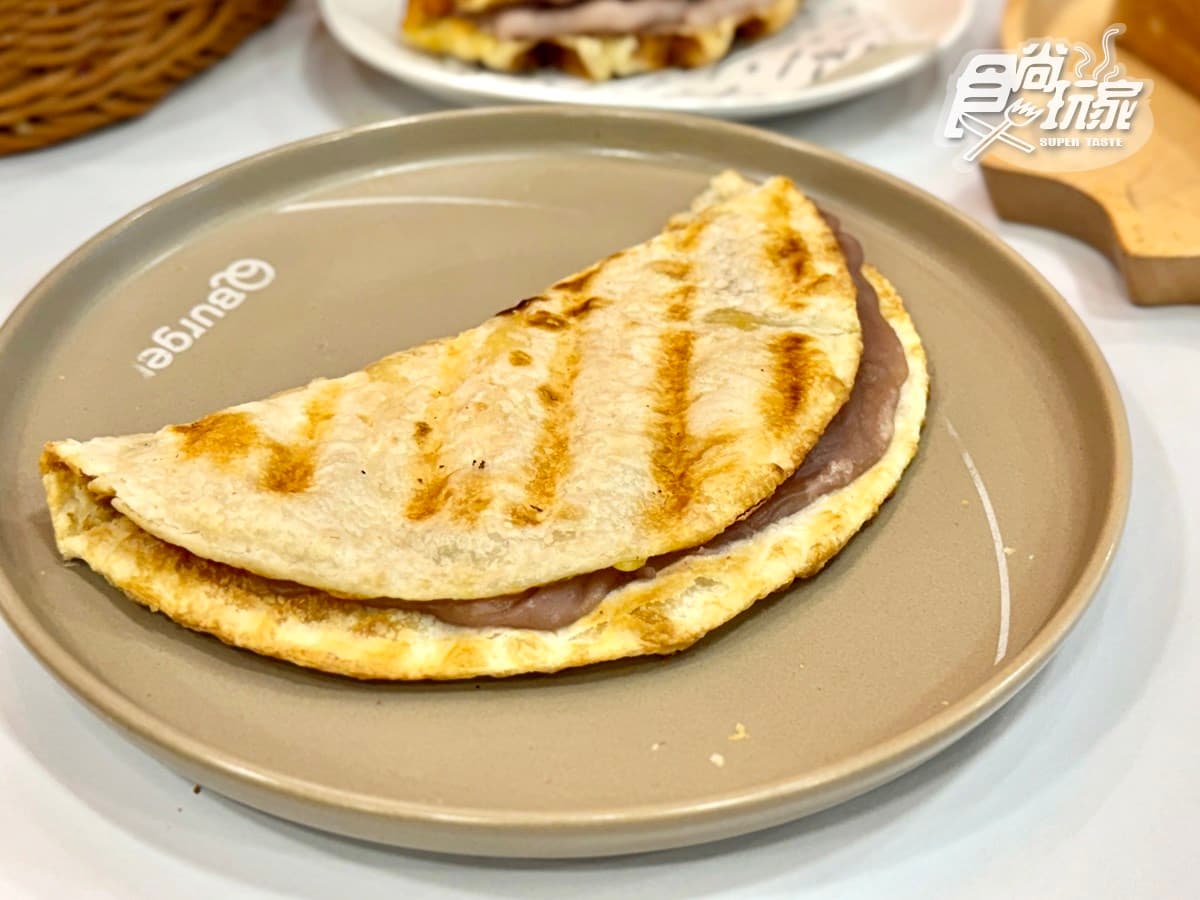 芋頭控快衝!Q Burger超狂「芋頭季」7款開箱,爆漿乳酪烤餅、可朗芙 芋頭控快衝!Q Burger超狂「芋頭季」7款開箱,爆漿乳酪烤餅、可朗芙