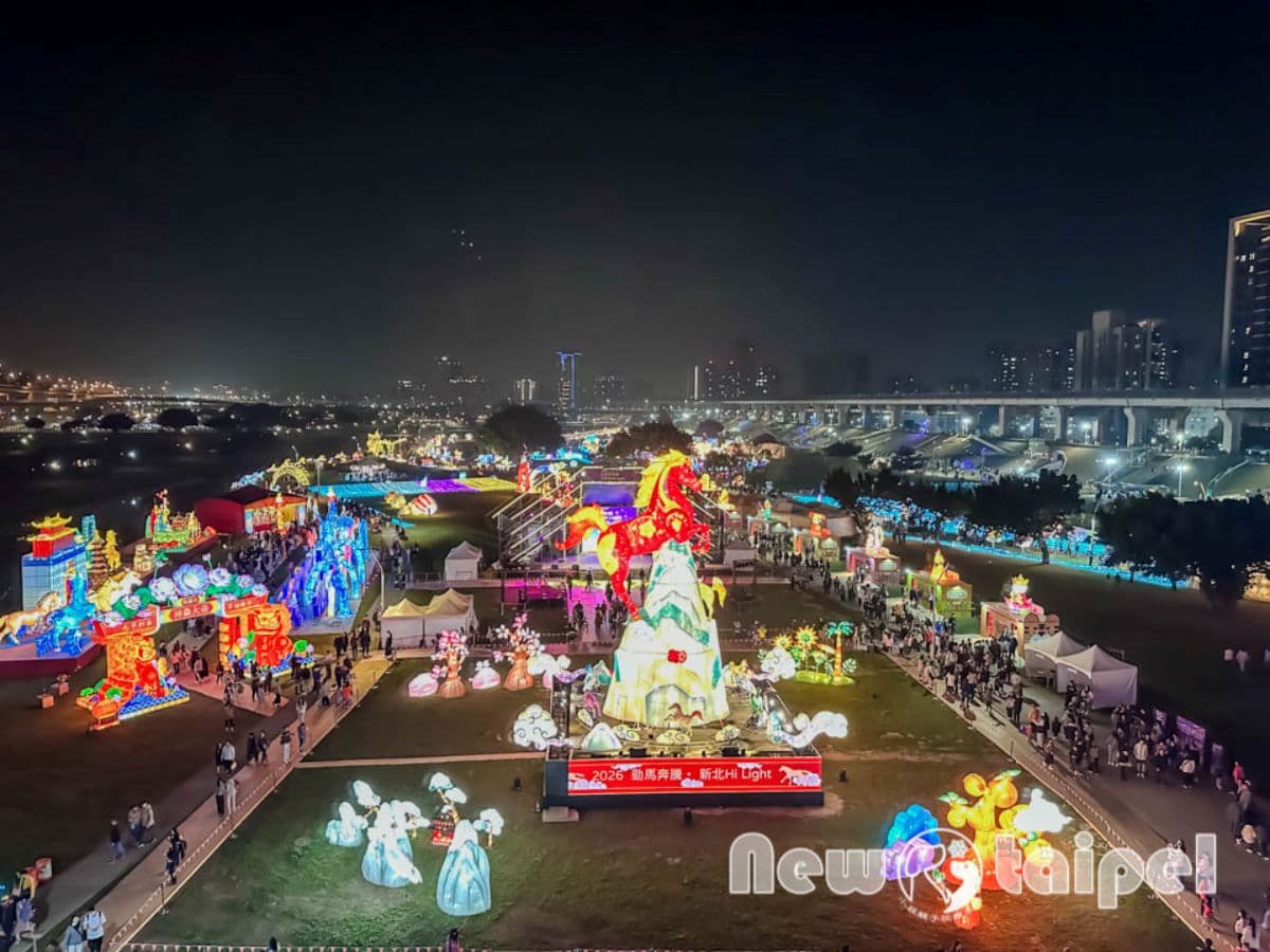 2026新北燈會攻略!必拍韓國「線條小狗」展區,免費領超萌平安符、馬年提燈 2026新北燈會攻略!必拍韓國「線條小狗」展區,免費領超萌平安符、馬年提燈
