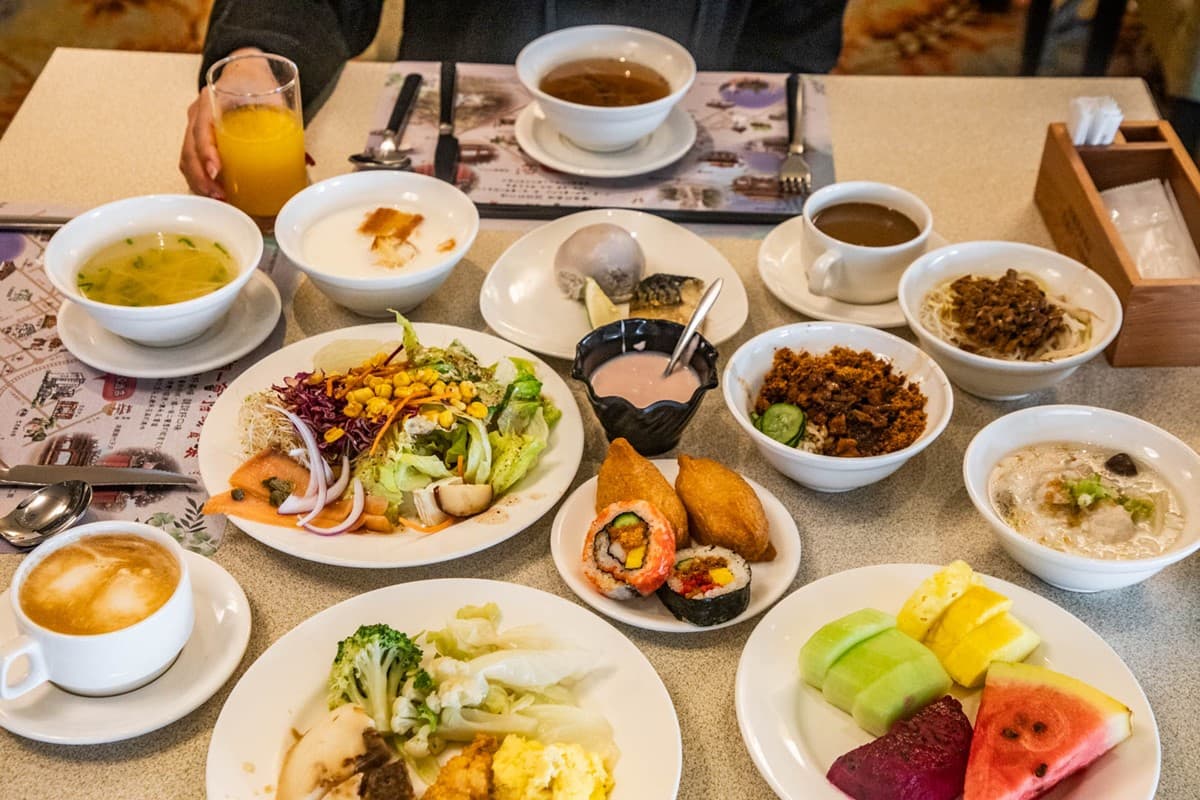 4折爽住「台南星級飯店」!美拍戶外空中泳池,早餐Buffet牛肉湯吃到飽 4折爽住「台南星級飯店」!美拍戶外空中泳池,早餐Buffet牛肉湯吃到飽