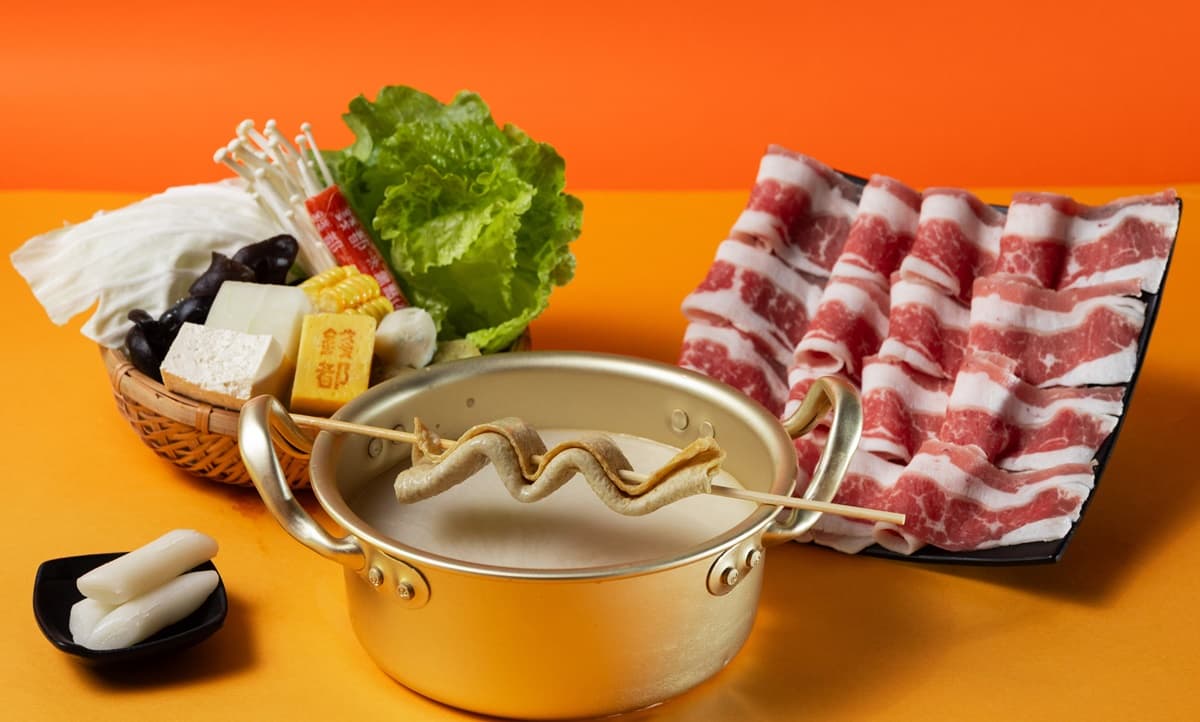 「錢都X韓勾ㄟ金針菇」聯名!379元爽嗑雪濃湯鍋,紅豆紫米、霜淇淋吃到飽 「錢都X韓勾ㄟ金針菇」聯名!379元爽嗑雪濃湯鍋,紅豆紫米、霜淇淋吃到飽