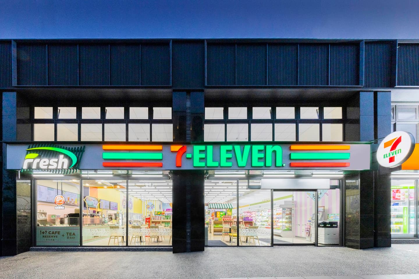 小七又發威!7-11全台首間「DAISO大創專區」,千款商品49元起、24小時開逛 小七又發威!7-11全台首間「DAISO大創專區」,千款商品49元起、24小時開逛