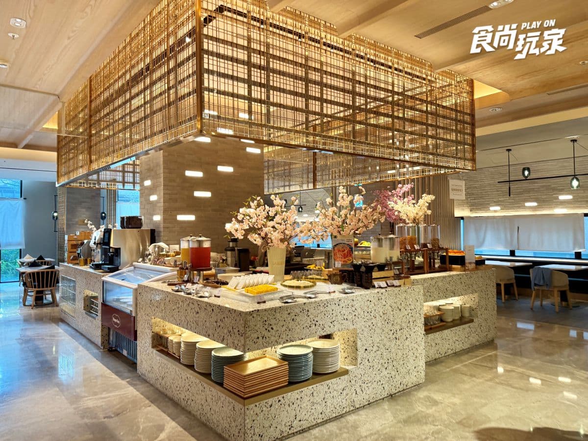 豪華早餐吃到飽!高雄日航酒店開箱:入住家庭房、美拍空中泳池、享受三溫暖 豪華早餐吃到飽!高雄日航酒店開箱:入住家庭房、美拍空中泳池、享受三溫暖